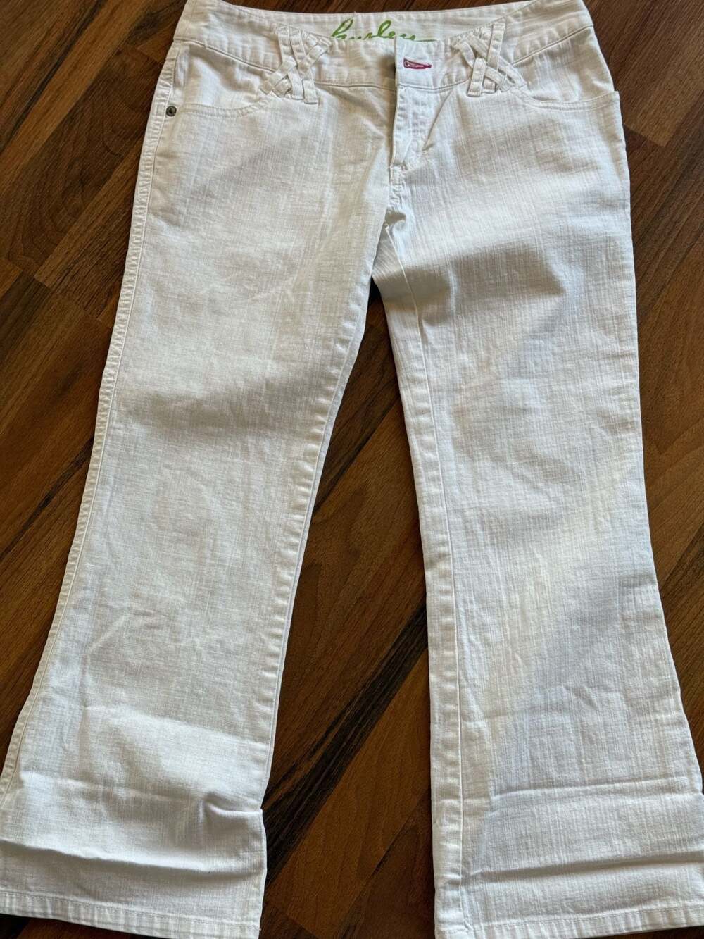 Hurley Women's White Low-Rise Bootcut capris
